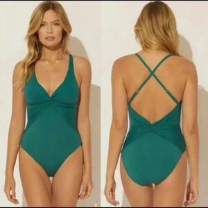 Bleu Rod Beattie TROPIC THUNDER Twist &
Shout Plunge One-Piece Swimsuit